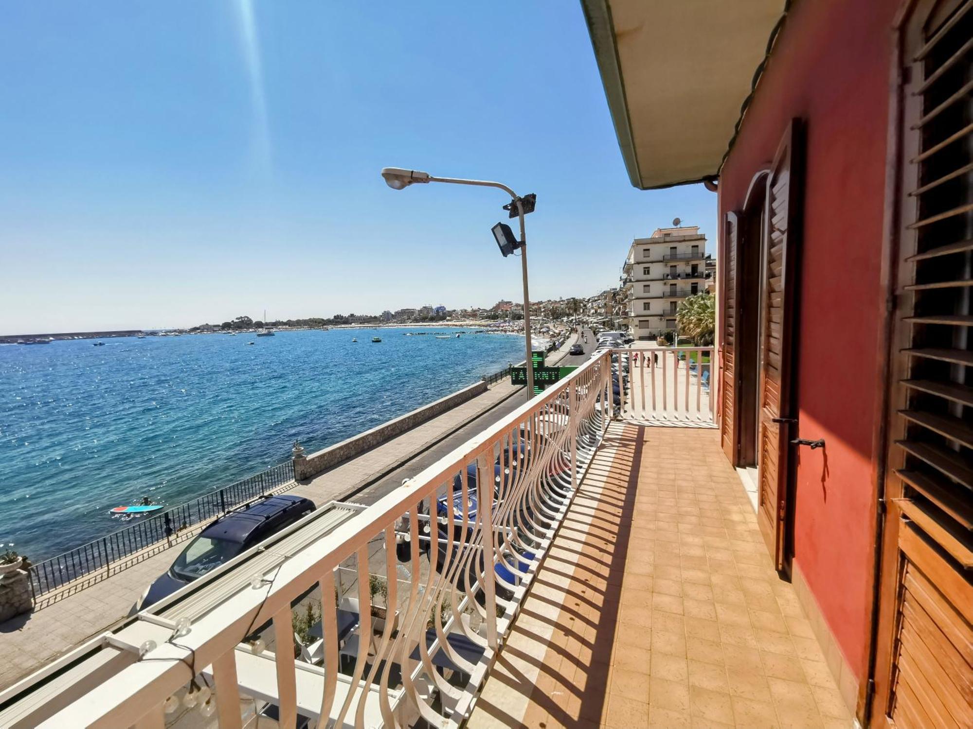 Super Panorama & Astonishing Apartment Seaview Giardini Naxos Camera foto