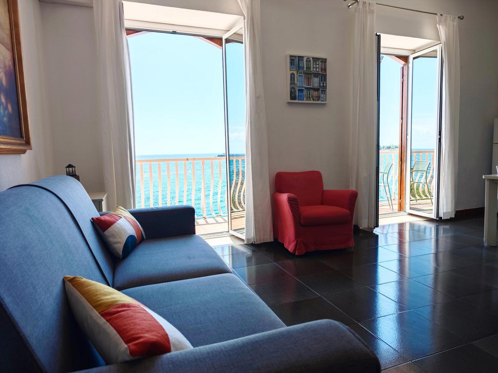 Super Panorama & Astonishing Apartment Seaview Giardini Naxos Esterno foto
